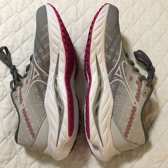 Mizuno Enerzy Wave Inspire 19 Tennis Shoes - Picture 7 of 9